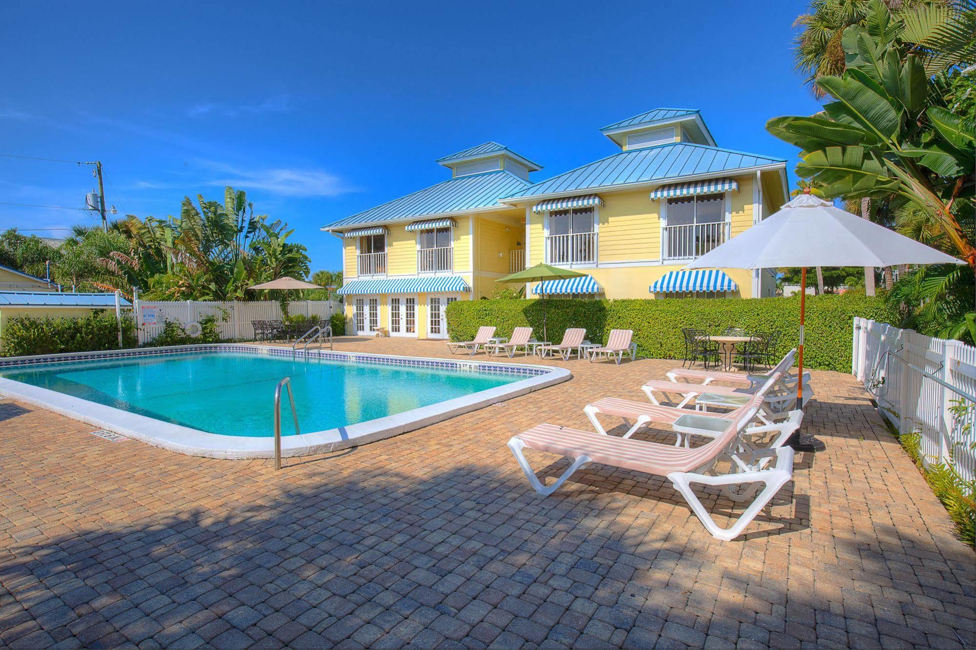 Naples Garden Inn Екстер'єр фото